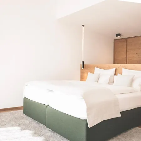 & Alpenresidenz Viktoria Inklusive Sommer Stubai Super Card 4* نيوستيف ام ستوبيتا